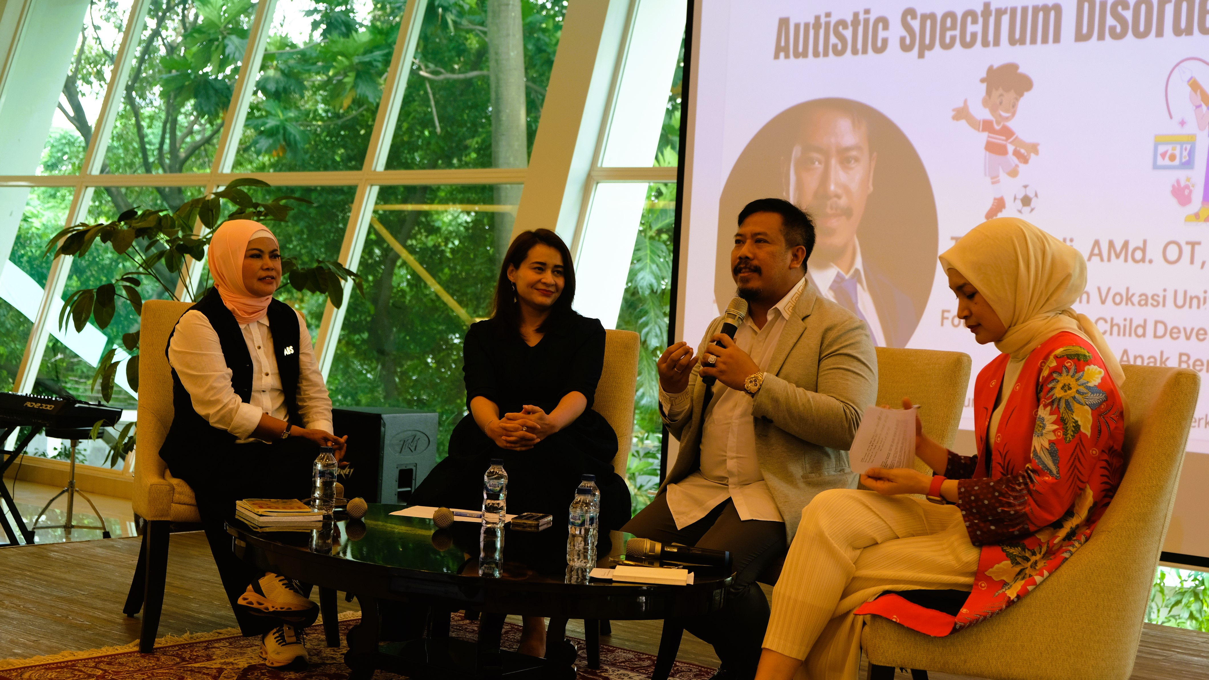 Talk Show "Menggali Bakat Anak Autis"